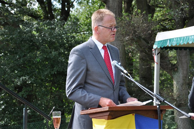 07-Burgemeester Roel Cazemier.jpg - Burgemeester Roel Cazemier speecht.